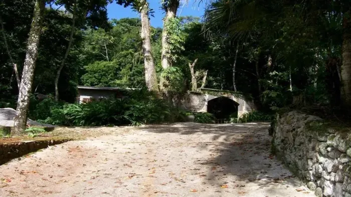 Maravilhosa Área Comercial com Imóvel na Tabatinga Caraguatatuba