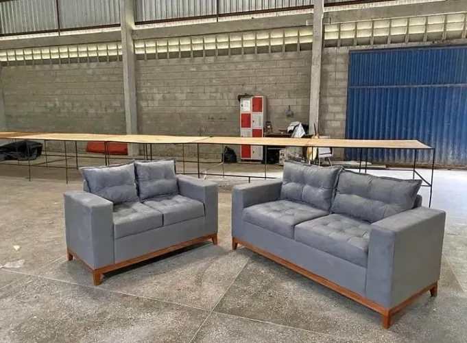 Sofá conjunto 2 e 3 lugares com pè de madeira frete grátis R$ 1.799,99 a vista 