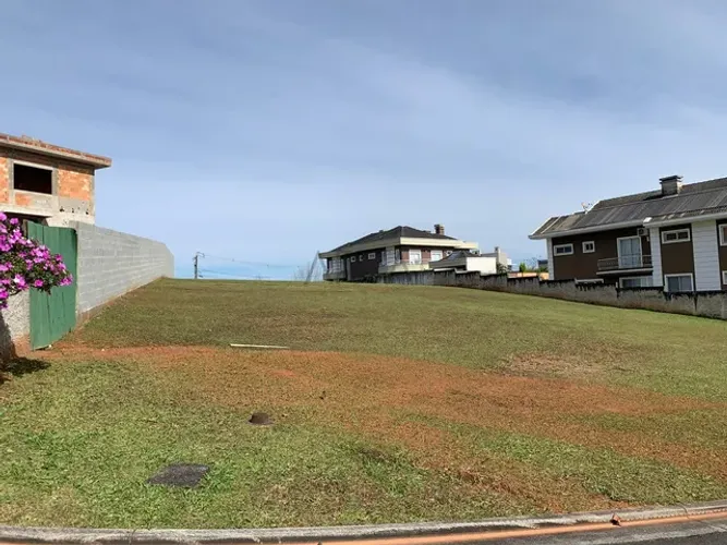 Terreno á venda no condomínio Alphaville Pinheiros ARYA1