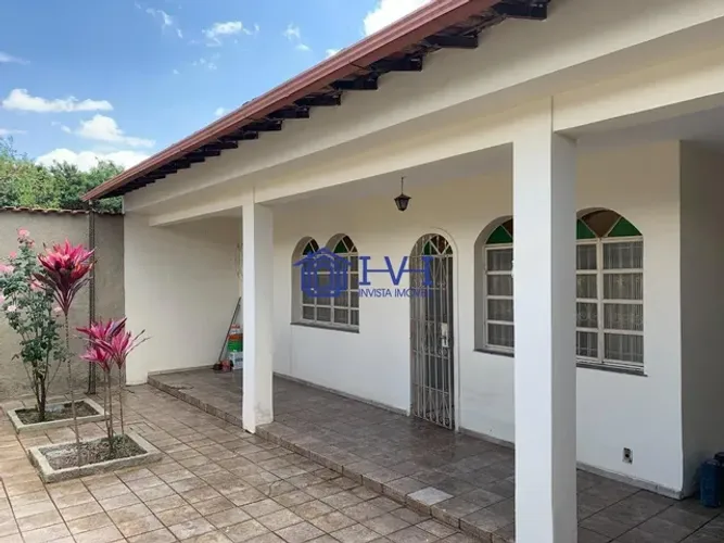 Lote de 360m² com 2 casas no bairro São Bernardo