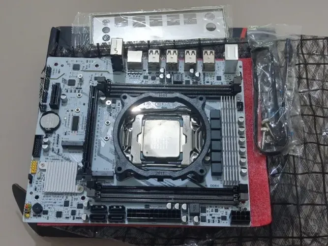 Kit Placa Mãe x99 e Processador Xeon E5 2640 v3 Octa Core 4 slots ddr4 nvme