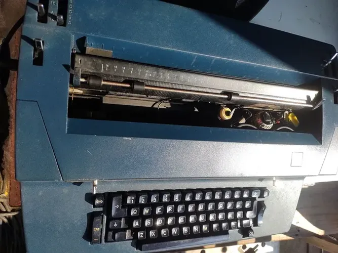 Máquina de Escrever IBM Elétrica