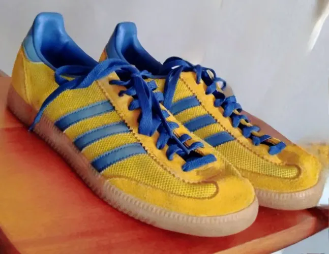  Tanis Adidas Samba malmo edicao limitada novinho Amarelo e Azul