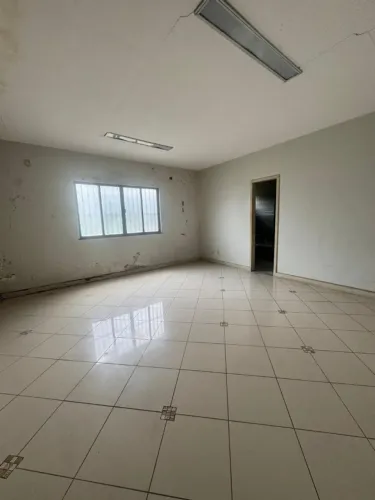 Moura Gestor Imobiliario Vende Casa Comercial na 3 de Maio