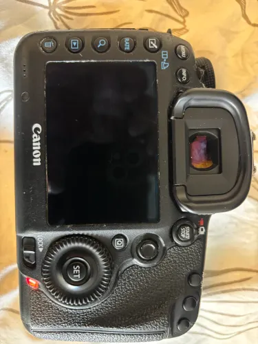 Câmera Canon 5d Mark iii + carregador de baterias