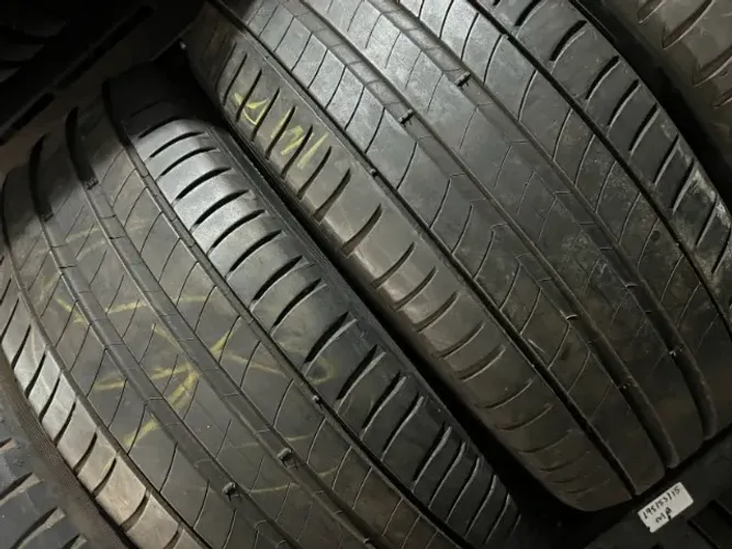 Pneu 215/50/17 michelin 81 %Vida