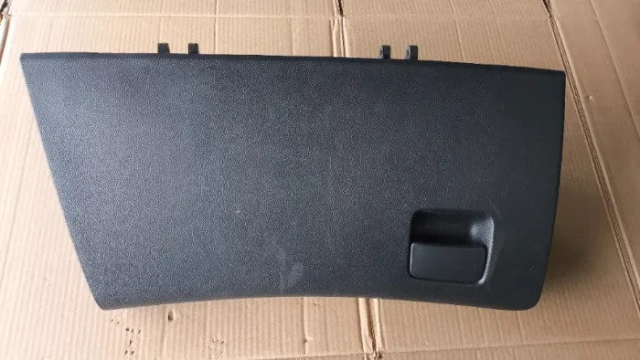 Porta Luvas Cerato 2011