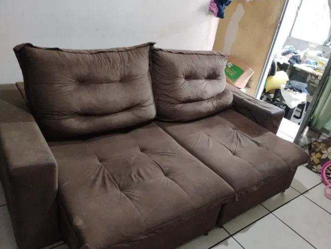 Sofá retrátil usado em bom estado 