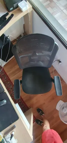 Vendo cadeira ergonômica makkon