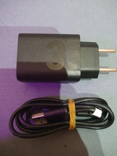 Carregador motorola 33 watts original.