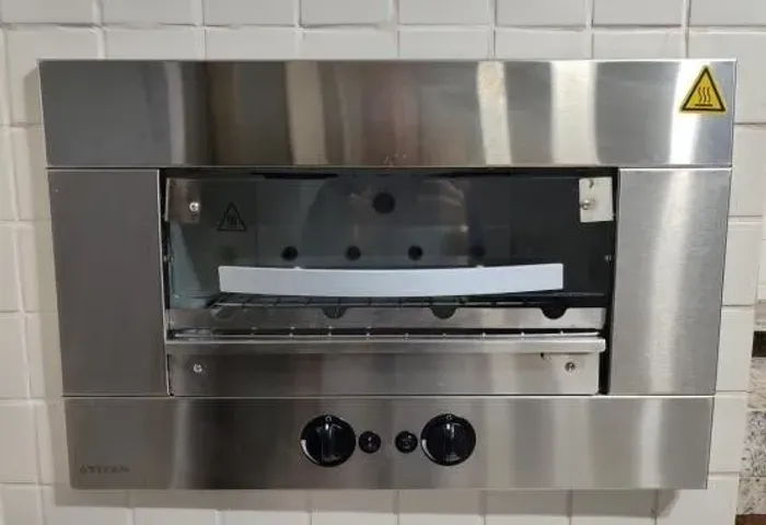 Churrasqueira Gourmet para Apartamento de Embutir Rotativa Elétrica com 4 Espetos