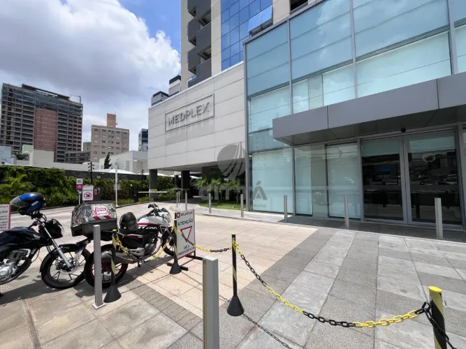Sala comercial para locação ou venda no condomínio Medplex em Campinas/SP.