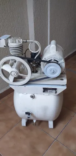 Compressor odontológico Dabi Atlante 