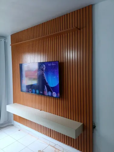 Painel ripado para tv com nicho em MDF NOVO