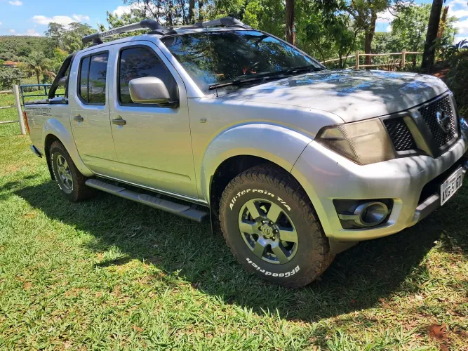 Nissan Frontier SV At.cd 4X4 2.5 TB Diesel Mec. 2014