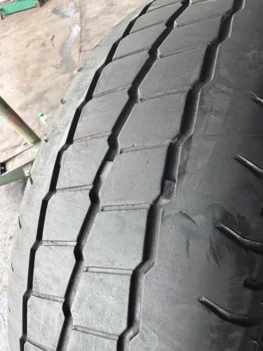 01 Pneu Hifly 225/75r16c 12pr 121/120r Super2000, 70% vida útil