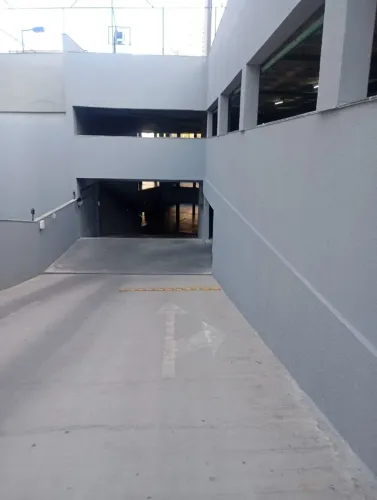 Faço serviço de fachada e pintura etc...