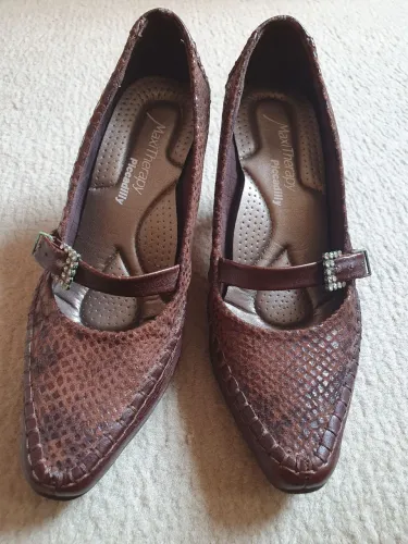 Sapato marrom piccadilly 34