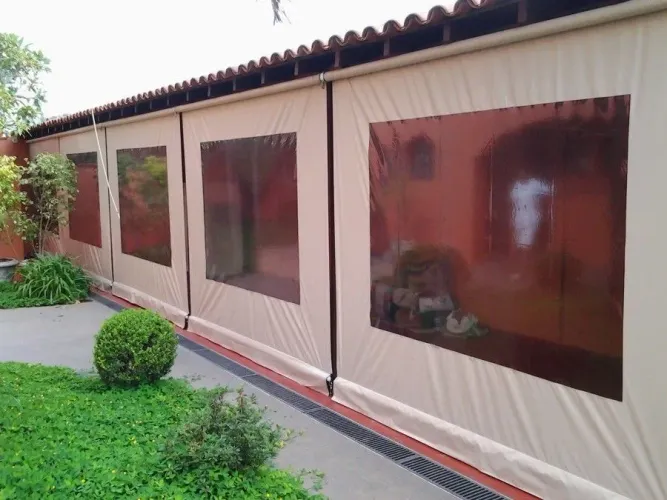 Toldo retrátil de lona com ou sem visor 