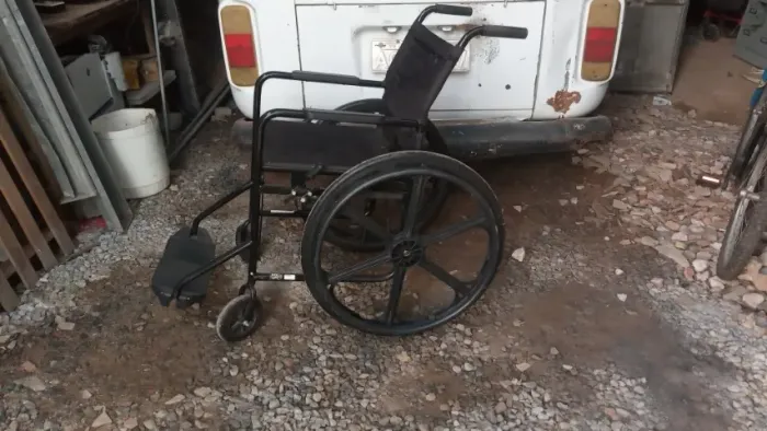Cadeira de rodas Usada 90 kg pneu maciço