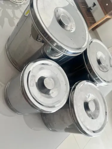 Jogo de mantimentos inox polido, ótima qualidade, excelente estado 