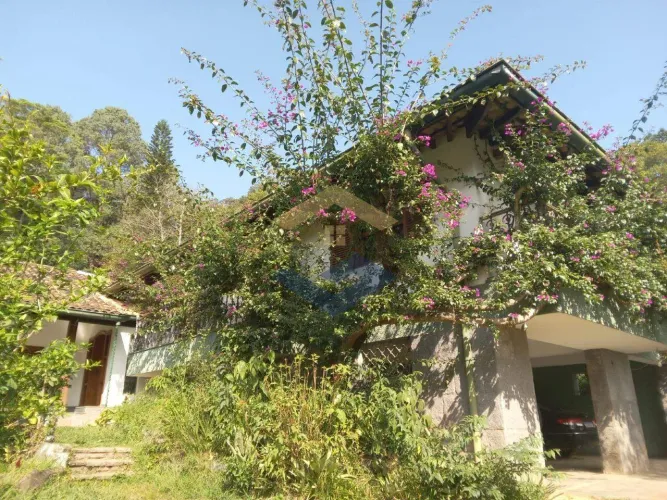 Sítio c/ 9.9 Hectares P/ Venda, 7 Casas, aconchego e conforto refúgio junto à natureza - C