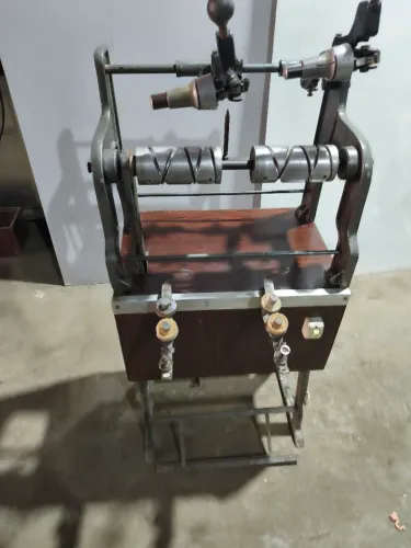 Máquina conicaleira bobinadeira 