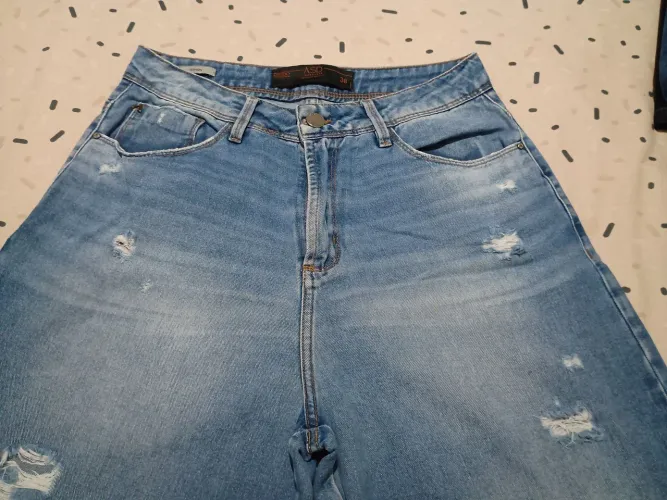 Calça Jeans Azul Claro Destroyed - Tamanho 38