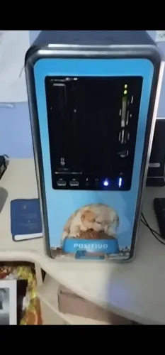 Computador Positivo com Design Personalizado