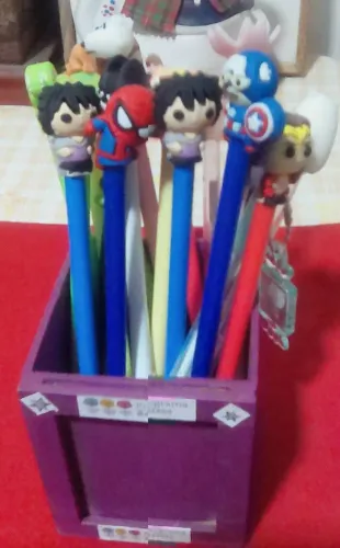 Canetas divertidas em GEO.