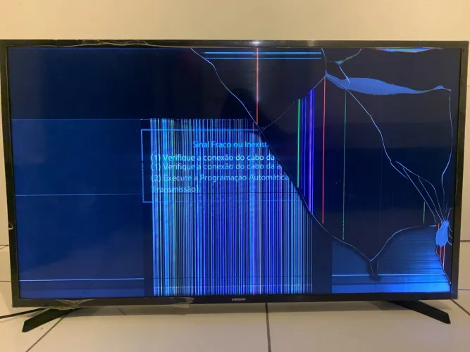 Tv Samsung 43 polegadas visor quebrado 
