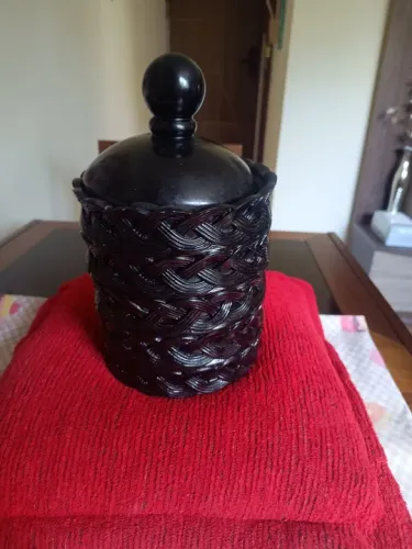 Lindo Pote Decorativo em Resina