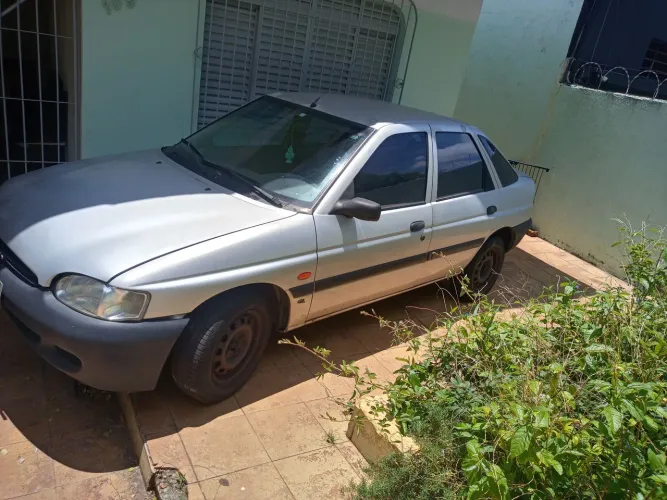 Ford Escort GL 1.8i 16V 4P 1998