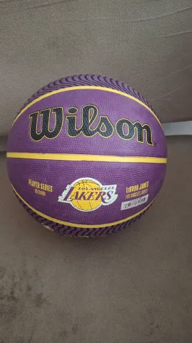 Bola de basquete LeBron James oficial