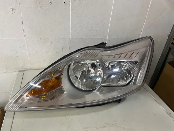 Farol Ford Focus 2008 a 2013