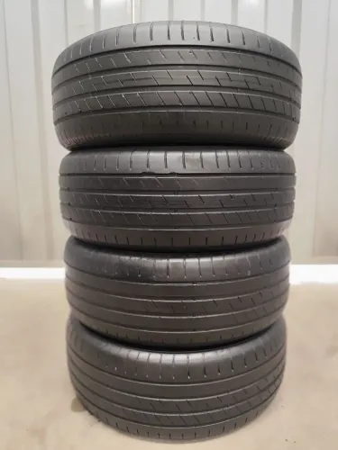 Jogo de pneus Goodyear 205/55 R17"- Aceito Cartão 