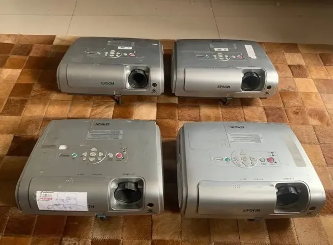 04 Projetores EPSON S4 POR R$ 250,00 !