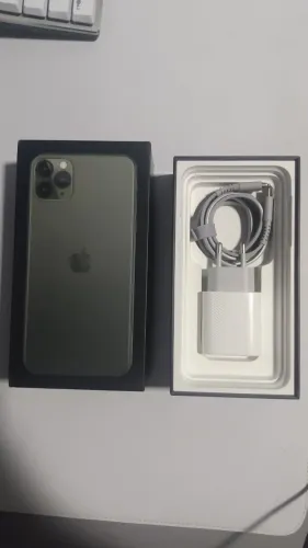 CONJUNTO: Iphone 11 Pro Max 512GB + Airbuds + Smartwatch