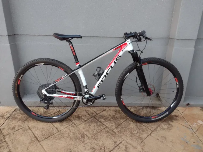 Bike mtb bicicleta focus raven aro 29 quadro tamanho 15