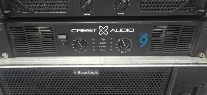 Potência Crest Audio CA9 baixei!!