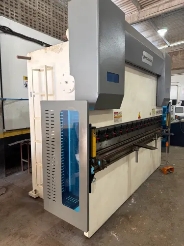 Dobradeira 3200 mm