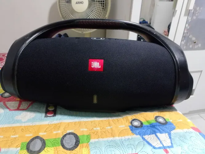 JBL boombox 2