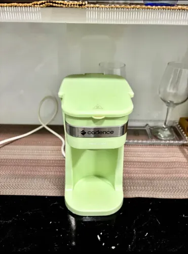 Cafeteira elétrica Cadence