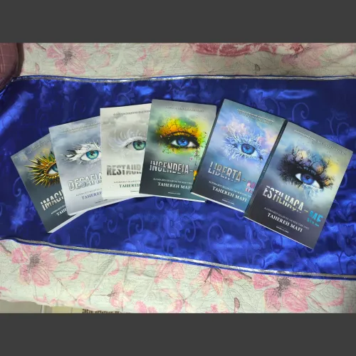 Box Estilhaça-me Completo (6 livros) - Novíssimo