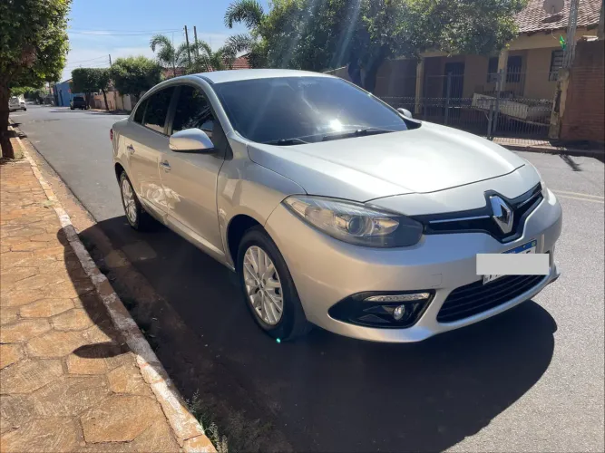 Renault Fluence Sed. Dyn. Plus 2.0 16V Flex Aut. 2016