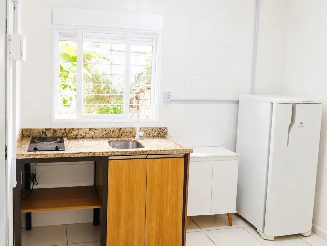 Alugo excelente kitnet no Itaguaçu - Florianópolis