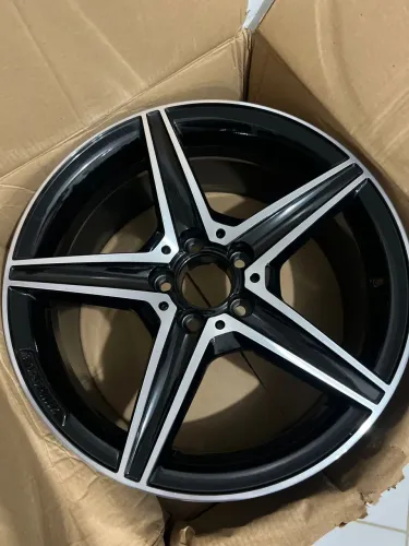 Rodas Mercedes C250 Aro 18 Preta Diamantada