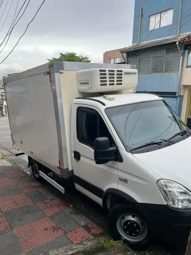 Iveco Daily 35s14 bau refrigerado 2018