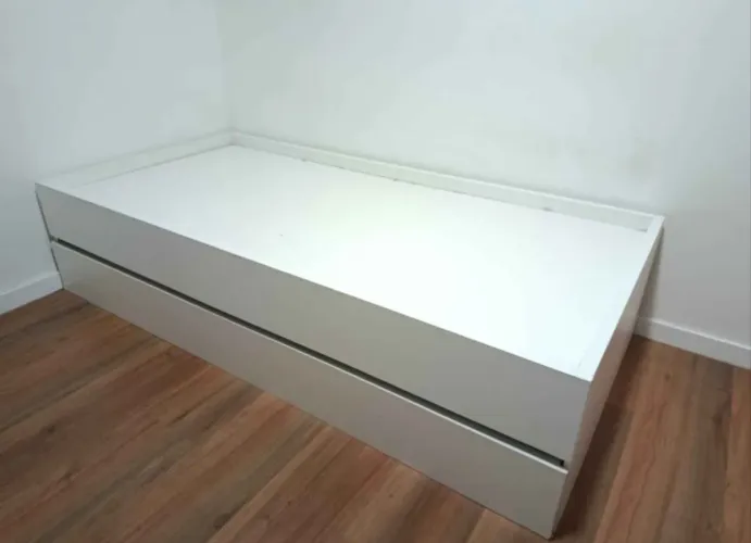 Vendo bicama solteirão em MDF<br>Medidas: 1,96 x 0,96 x 0,45