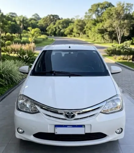 Toyota Etios XS Sedan 1.5 Flex 16V 4P Mec. 2013